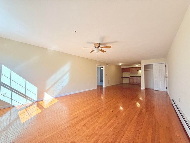 Building Photo - 80 Main St