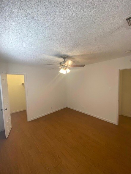 Foto del edificio - 3402 S Oak Dr