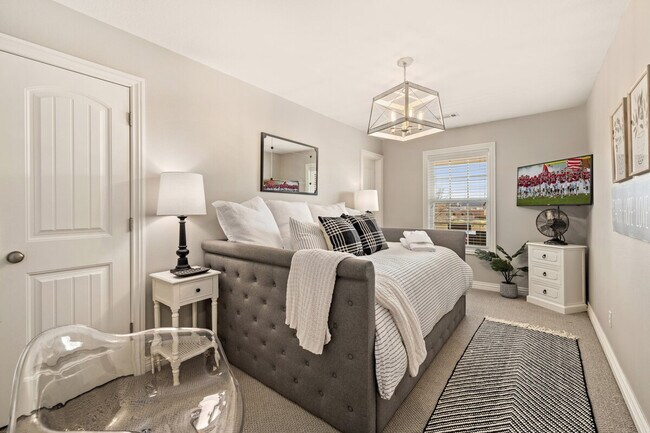 Foto del edificio - 473 N Oliver Ave