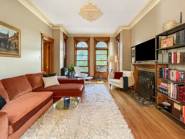 Sala de estar N.º 1 - 2156 W Pierce Ave