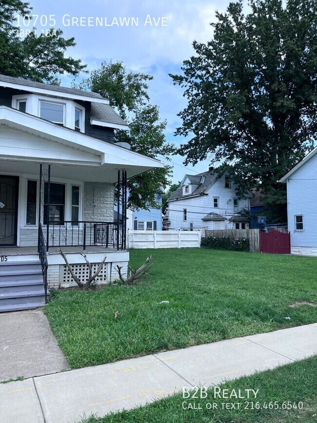 Foto del edificio - 10705 Greenlawn Ave