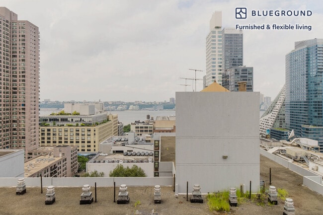 Building Photo - 500 W 56th St