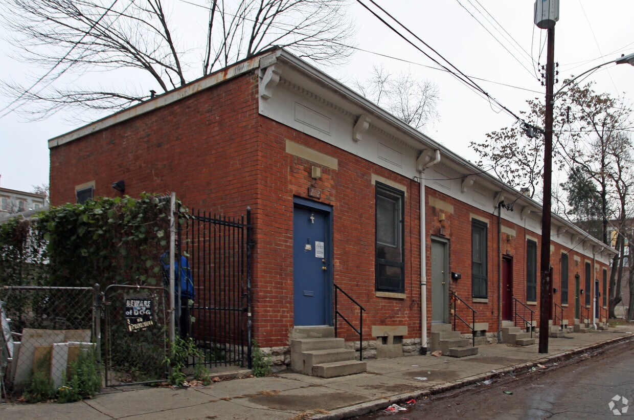 Foto principal - 2152 Staebler St