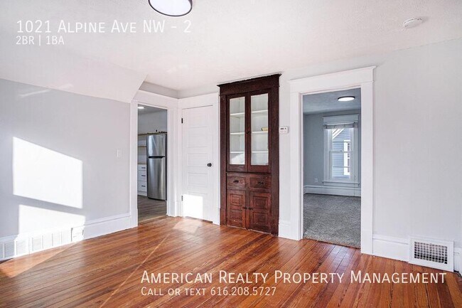 Foto del edificio - 1021 Alpine Ave NW