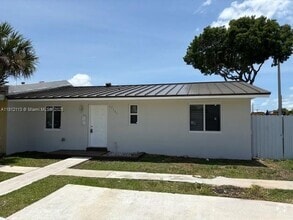 Building Photo - 15105 SW 113th Ct
