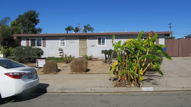 Building Photo - Home -Close to Military bases