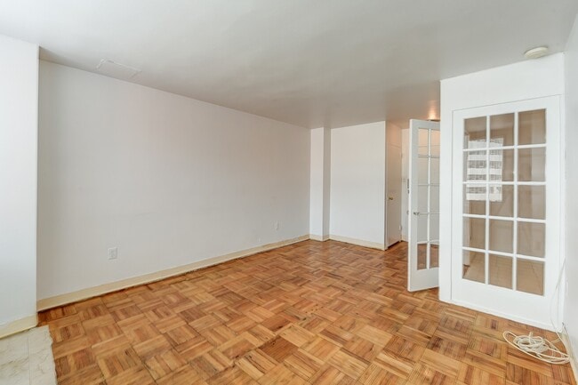 Photo - Charming & Bright Junior One Bedroom at River Place North Apartment