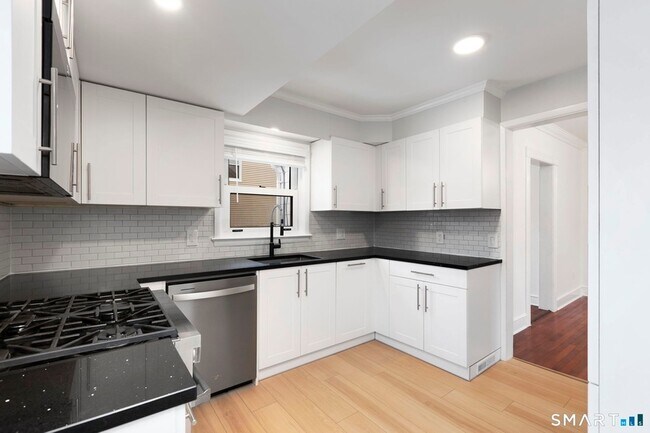 Foto del edificio - 43 Gregory Blvd