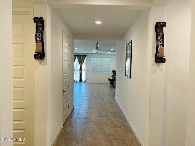 Foto del edificio - 2324 E Ridgewood Ln