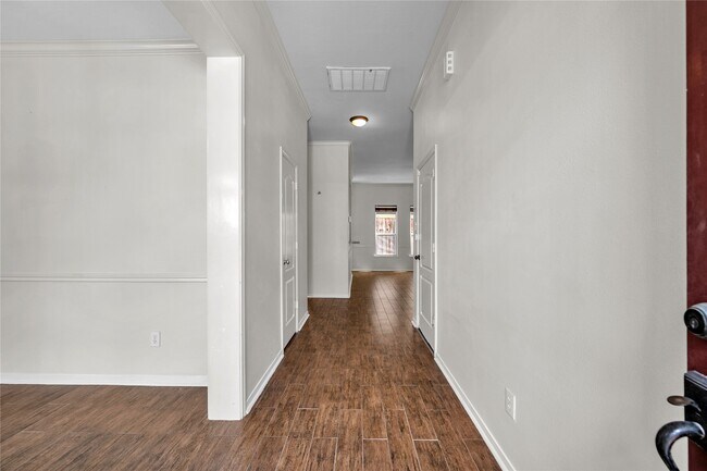 Building Photo - 2614 Shady Acres Ct