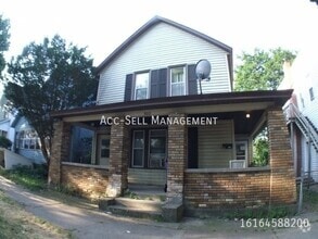 Building Photo - 922 Hovey St SW