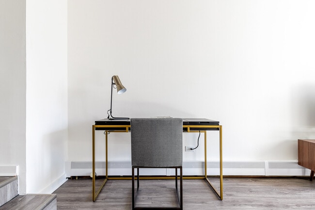 Building Photo - 7330 Bluff Springs Rd