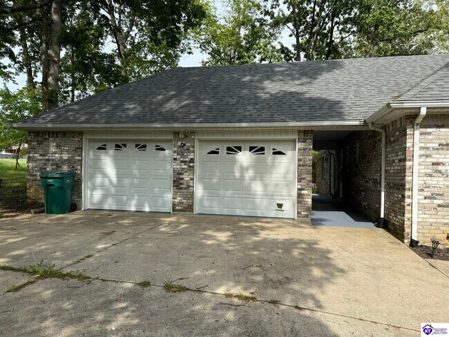 Foto del edificio - 608 Birch Dr.