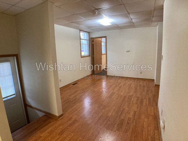 Building Photo - 308 W Adams Rd