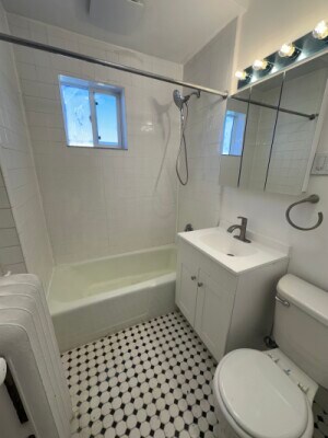Foto del edificio - 4442 Washington St