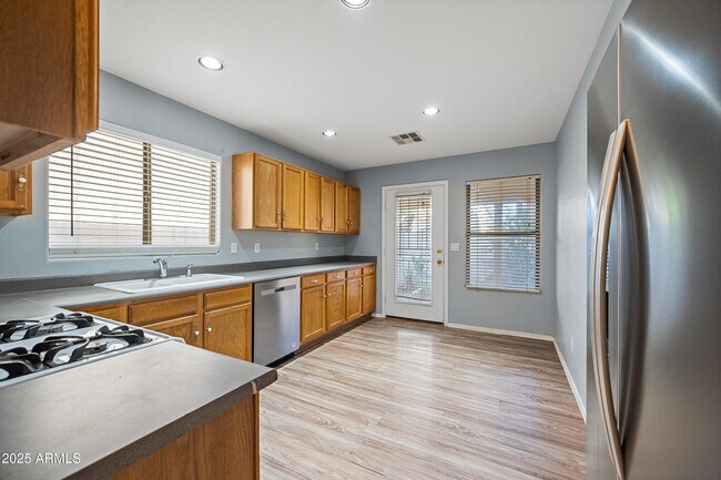 Building Photo - 125 N 22nd Pl