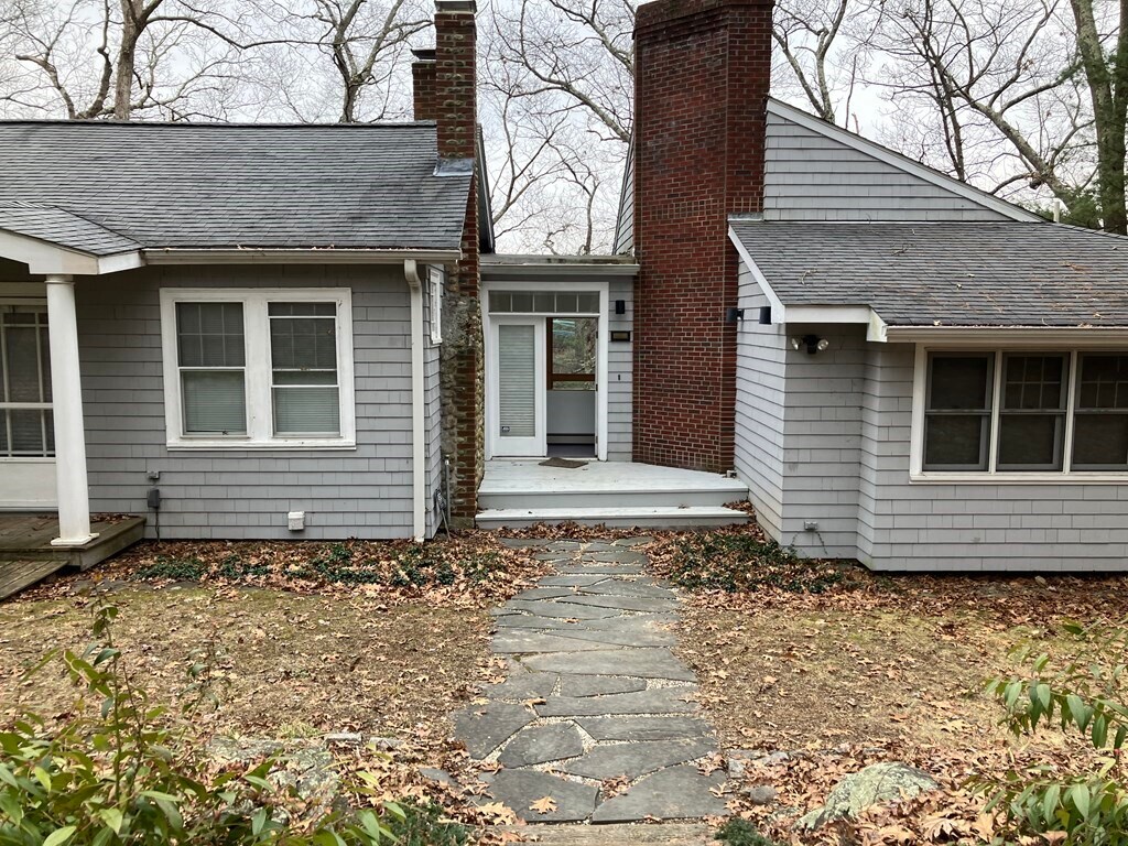 121 Seymour St Unit 1, Concord, MA 01742 Room for Rent in Concord, MA