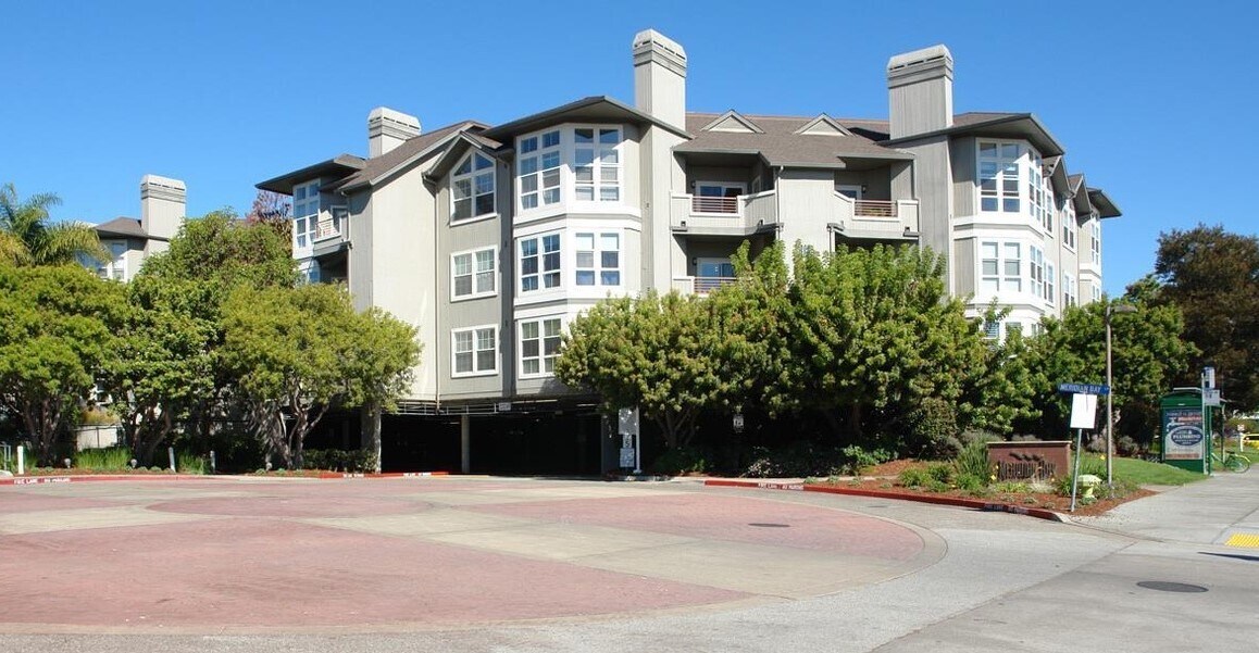 Primary Photo - 880 Meridian Bay Ln
