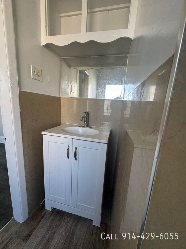 Photo - 122 Oak St Apartment