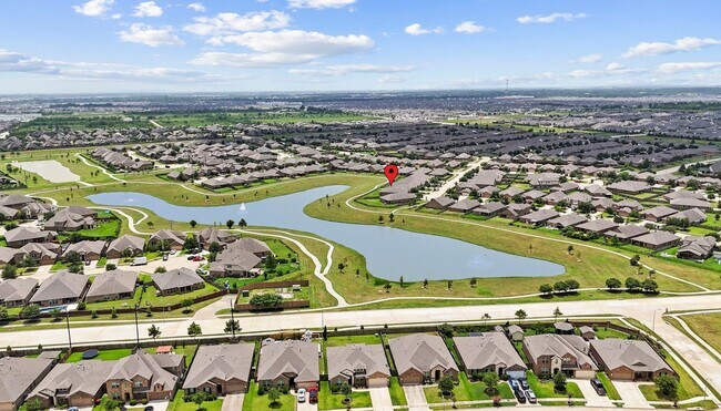 Building Photo - 23607 Legano Dr