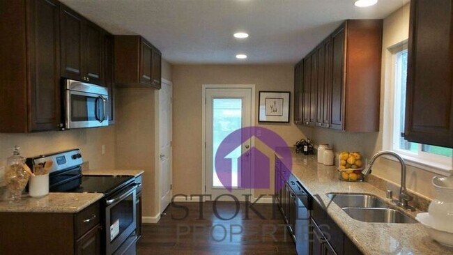 Foto del edificio - Stokley Properties Presents 166 Lois Court...