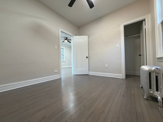 Building Photo - Spacious 5BR/2BA Home with Basement & Off-Street Parking