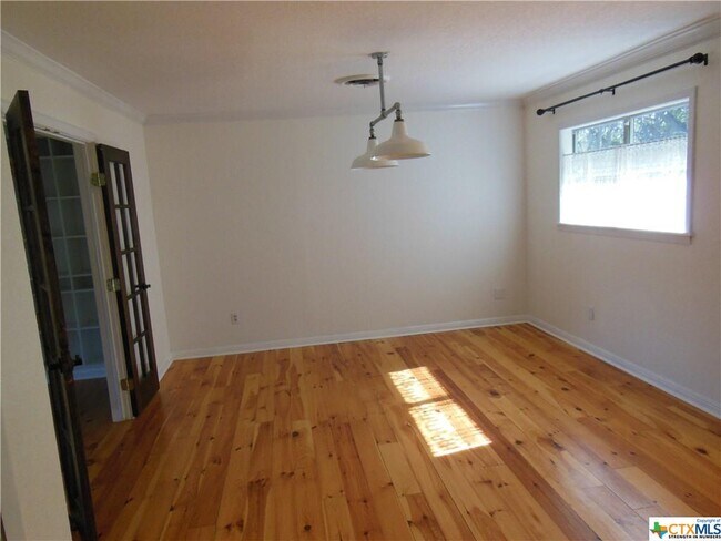 Building Photo - 1151 Canyon Dr