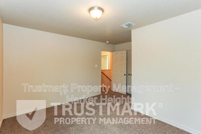 Building Photo - 101 Kings Ct