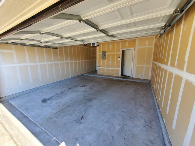 Building Photo - 13720 Harris Ridge Blvd