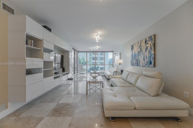 Building Photo - 3101 S Ocean Dr