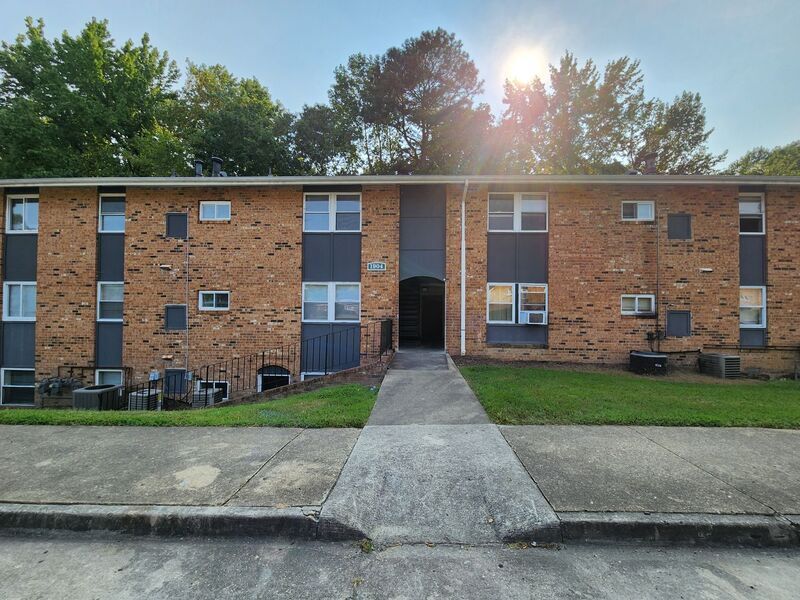 Building Photo - 1904 Warren Ave