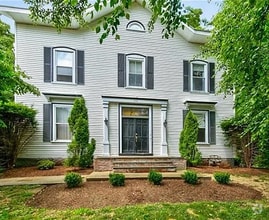 Building Photo - 246 Essex St
