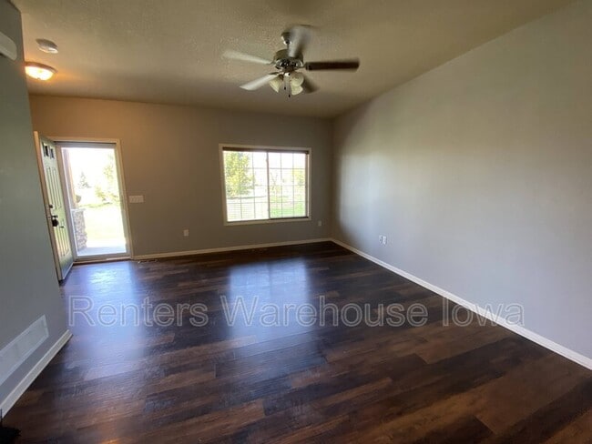 Building Photo - 9165 Greenspire Dr