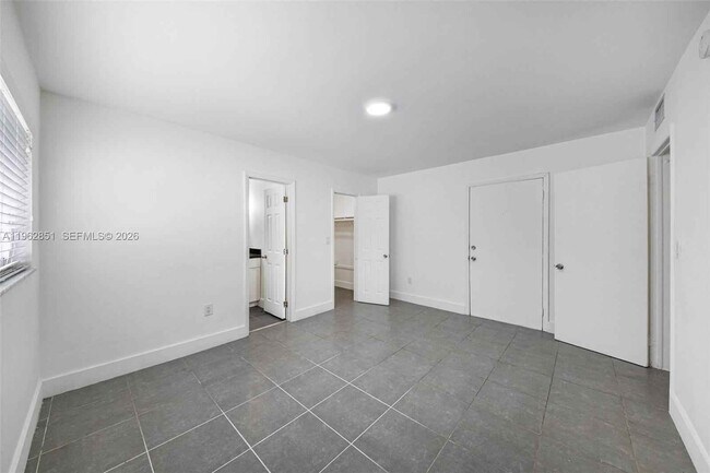 Foto del edificio - 740 81st St