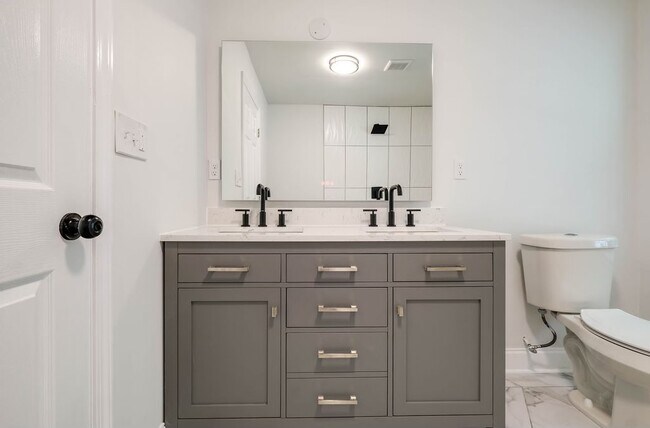 Foto del edificio - 2772 Dearwood Dr SW
