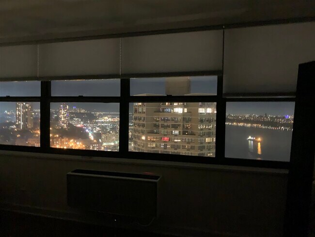 Foto del edificio - 7000 Boulevard E