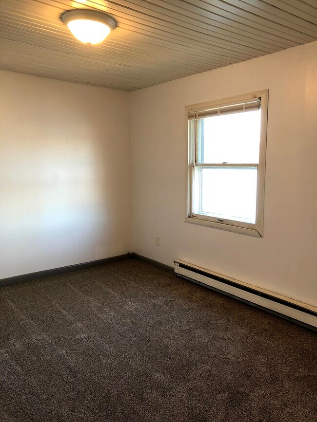 Building Photo - 125 Trout Ln