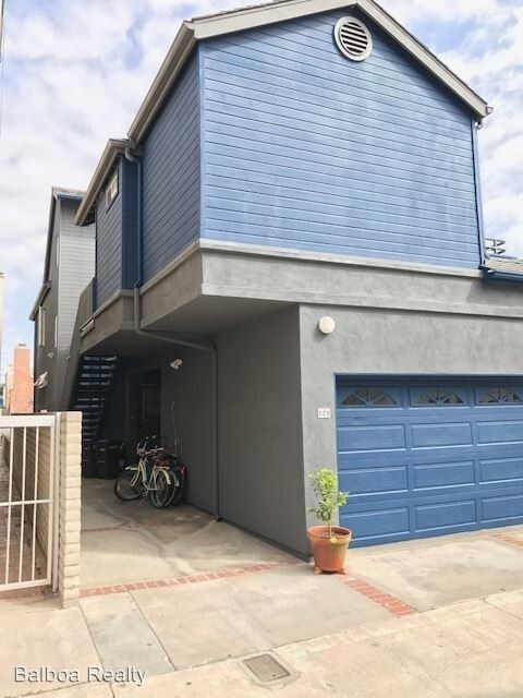 Primary Photo - 2 br, 1 bath Apartment - 123.5 Onyx Ave.