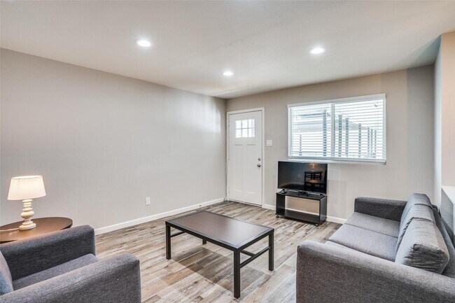 Building Photo - 4708 San Jacinto St