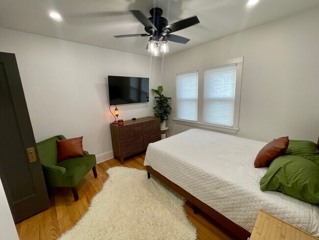 Foto del edificio - 3888 W 157th St