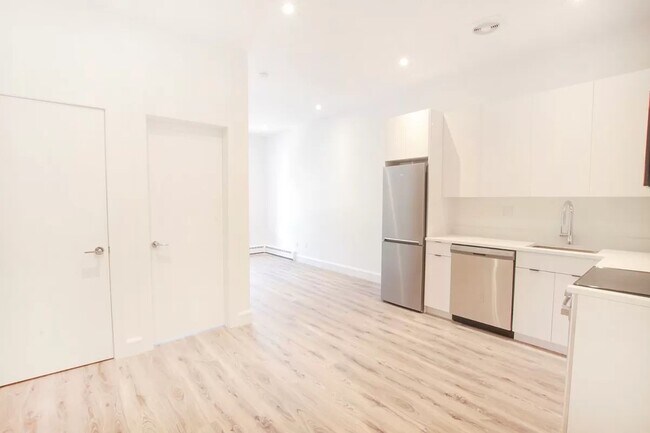 Building Photo - 1446 Myrtle Avenue