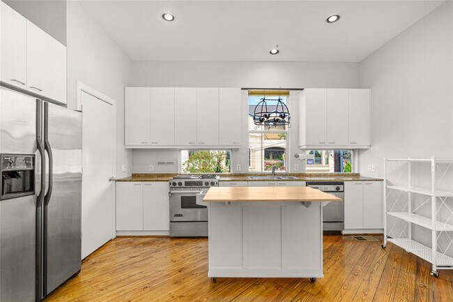 Foto del edificio - 5505 Blossom St