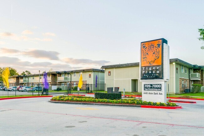 Apartamentos Tiger Plaza - Tiger Den Apartments
