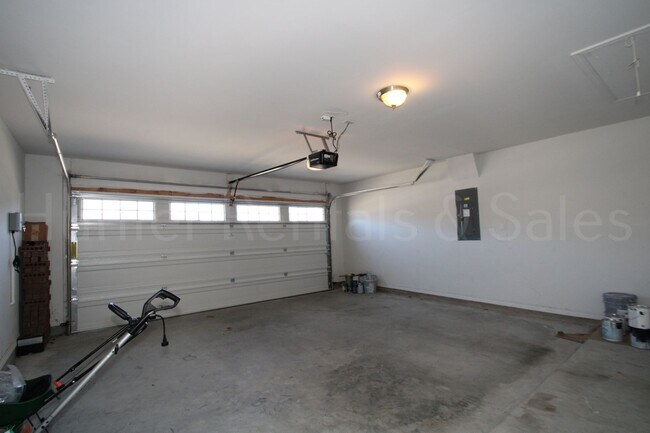 Foto del edificio - Estancia West 4 bedroom beauty