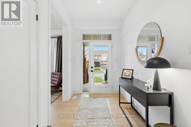 Photo du bâtiment - 30 McLean Ave