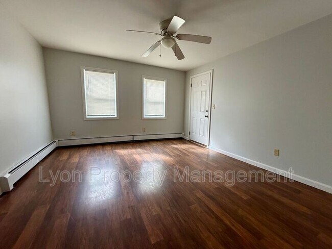 Foto del edificio - 12 Clark Ct