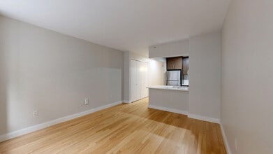 Interior Photo - 10 Hanover Square