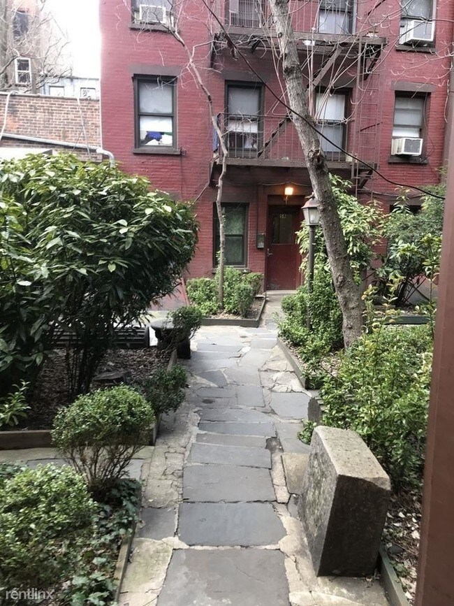 Building Photo - Studio, 1 bath  - 58 W 8th St