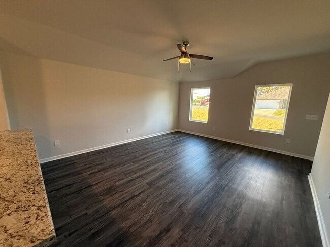 Building Photo - 2100 W Middlebrooke Xing