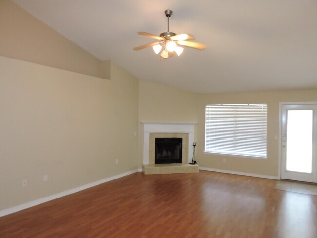 Building Photo - 133 Strike Eagle Dr